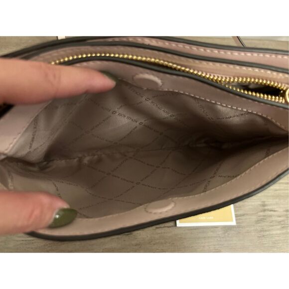 Michael Kors Trisha Medium Logo Crossbody Bag EUC - Picture 14 of 16